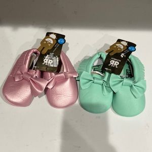 Romirus baby shoes Moccasins bows fringe 2 pairs NWT mint & shimmery pink size 3